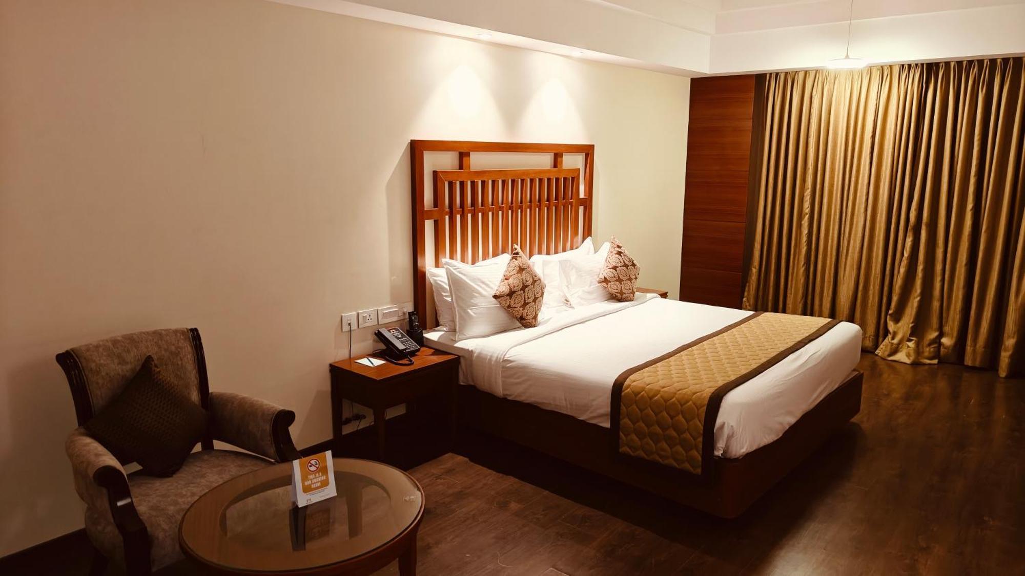 Mm Legacy - A Bergamont Hotel, Kanchipuram Buitenkant foto