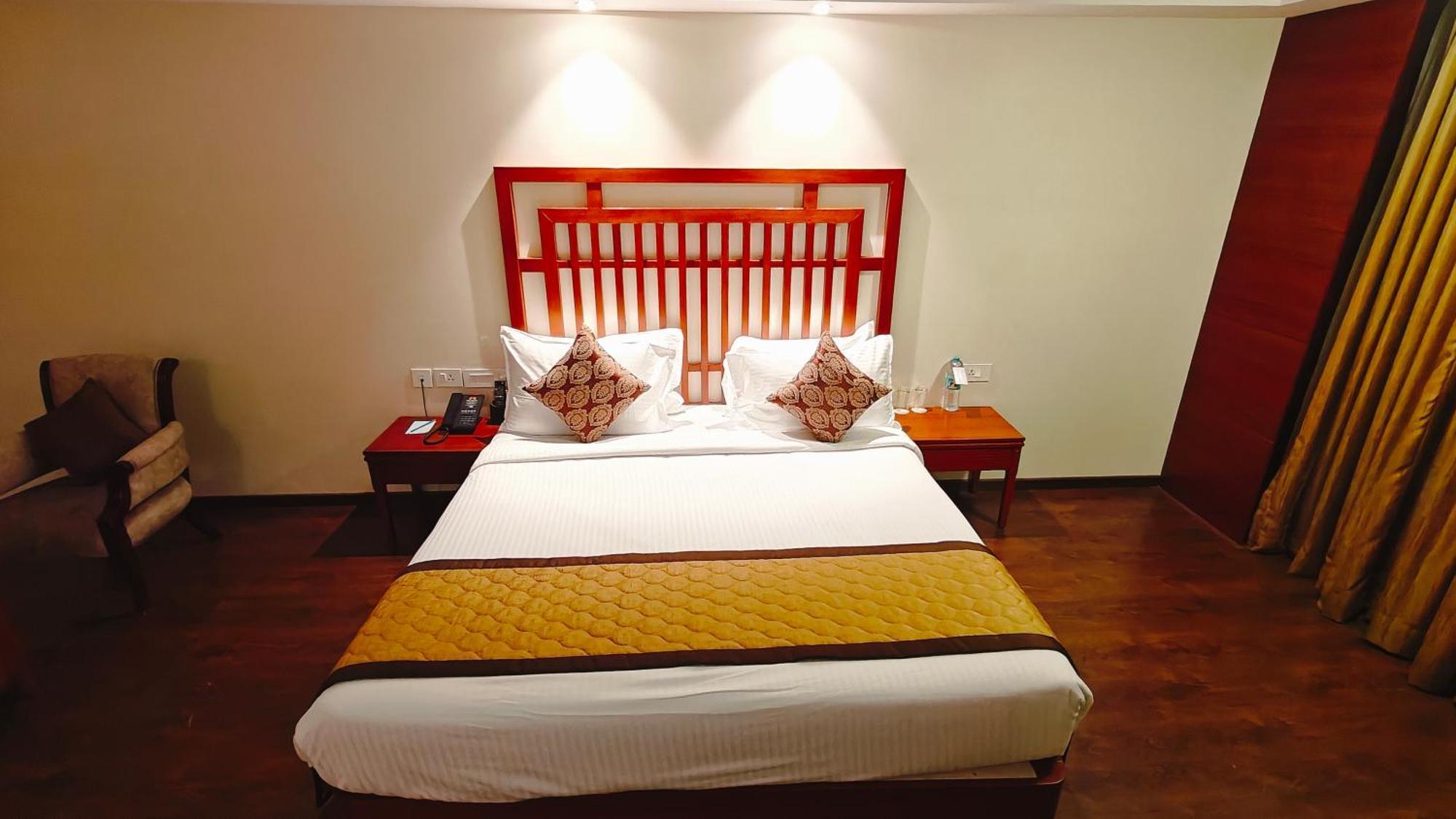 Mm Legacy - A Bergamont Hotel, Kanchipuram Buitenkant foto