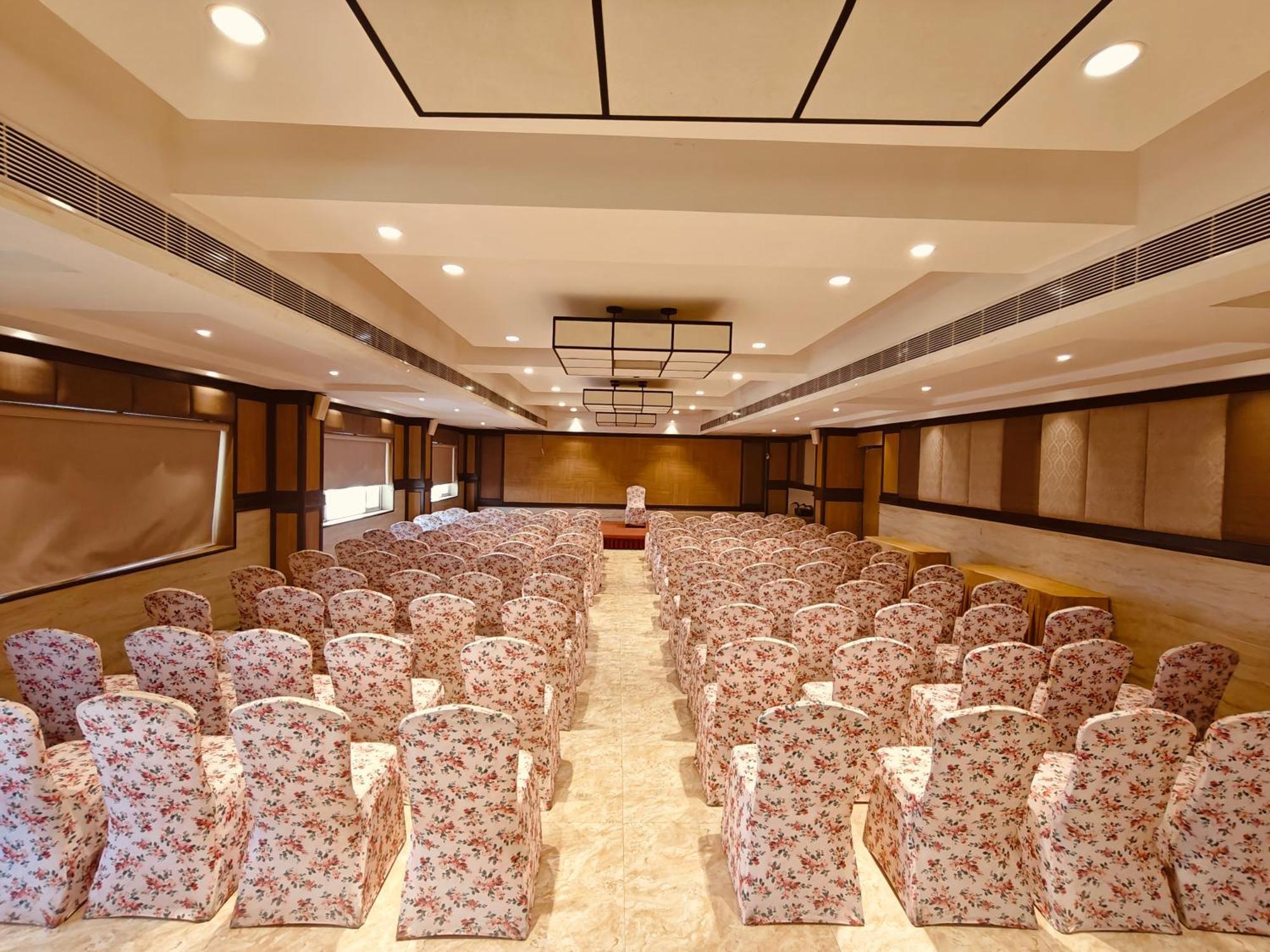 Mm Legacy - A Bergamont Hotel, Kanchipuram Buitenkant foto