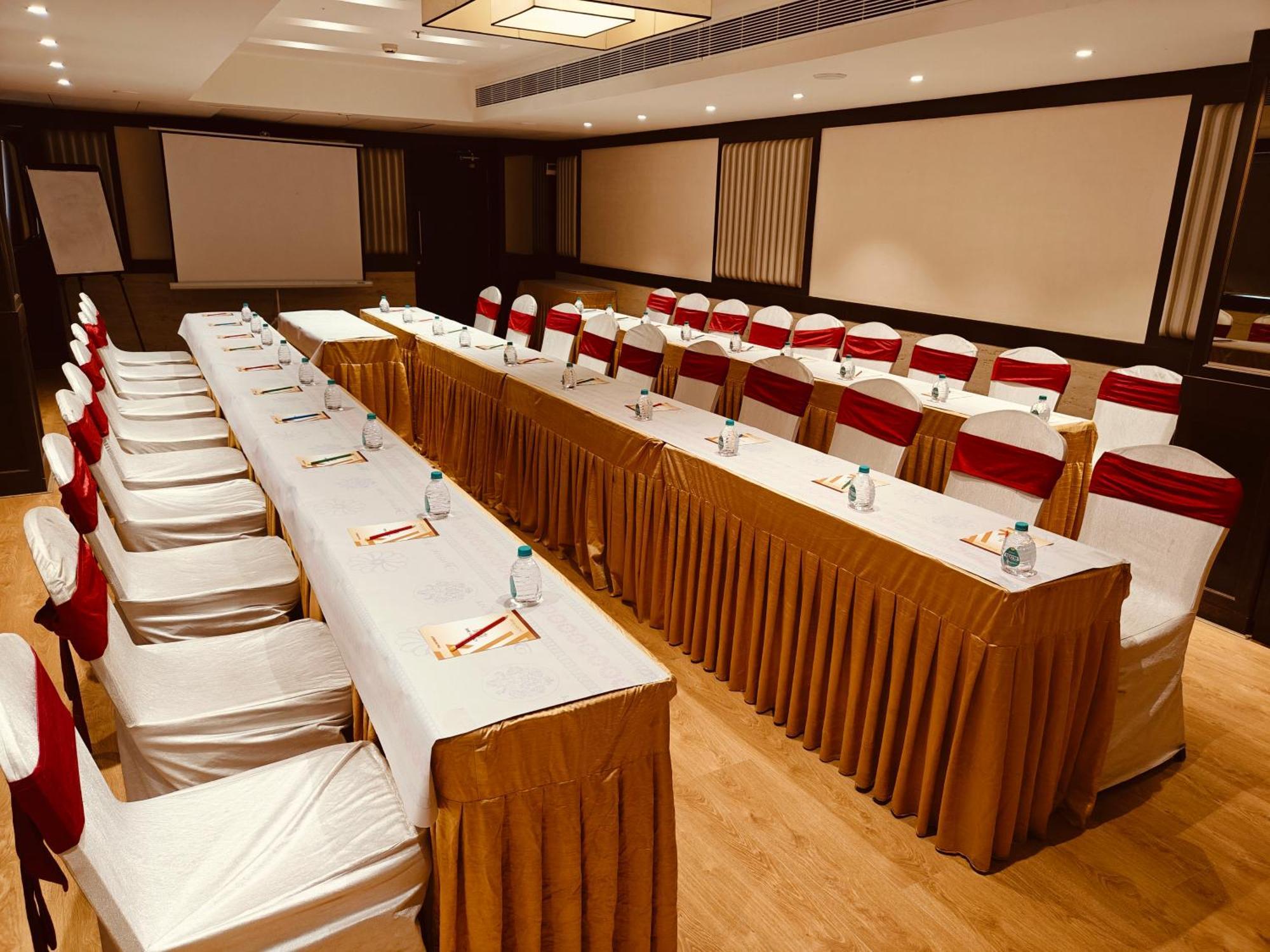 Mm Legacy - A Bergamont Hotel, Kanchipuram Buitenkant foto