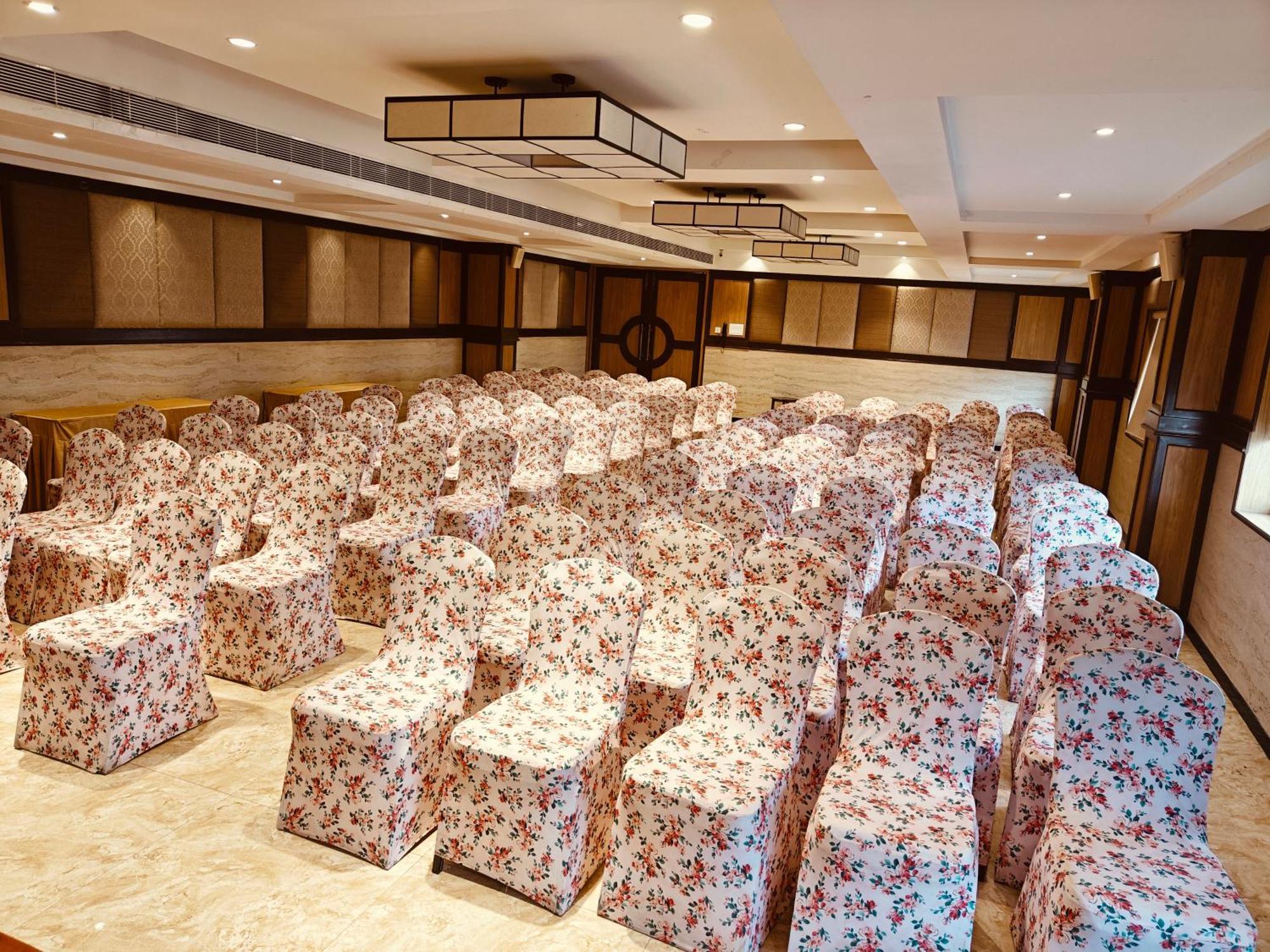 Mm Legacy - A Bergamont Hotel, Kanchipuram Buitenkant foto