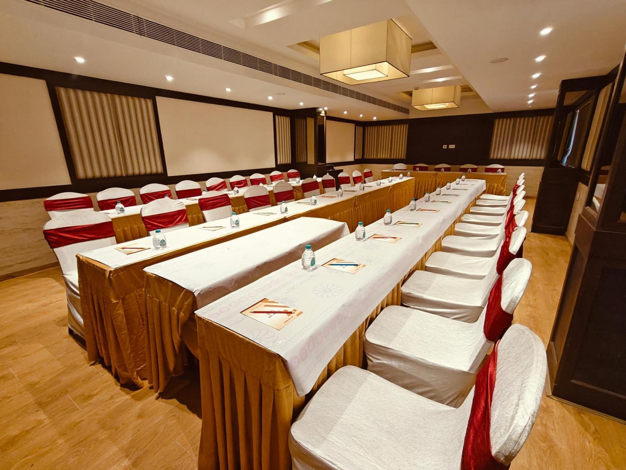 Mm Legacy - A Bergamont Hotel, Kanchipuram Buitenkant foto